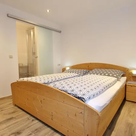 Elfi Apartment